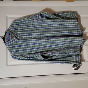 Izod plaid long sleeve button down shirt